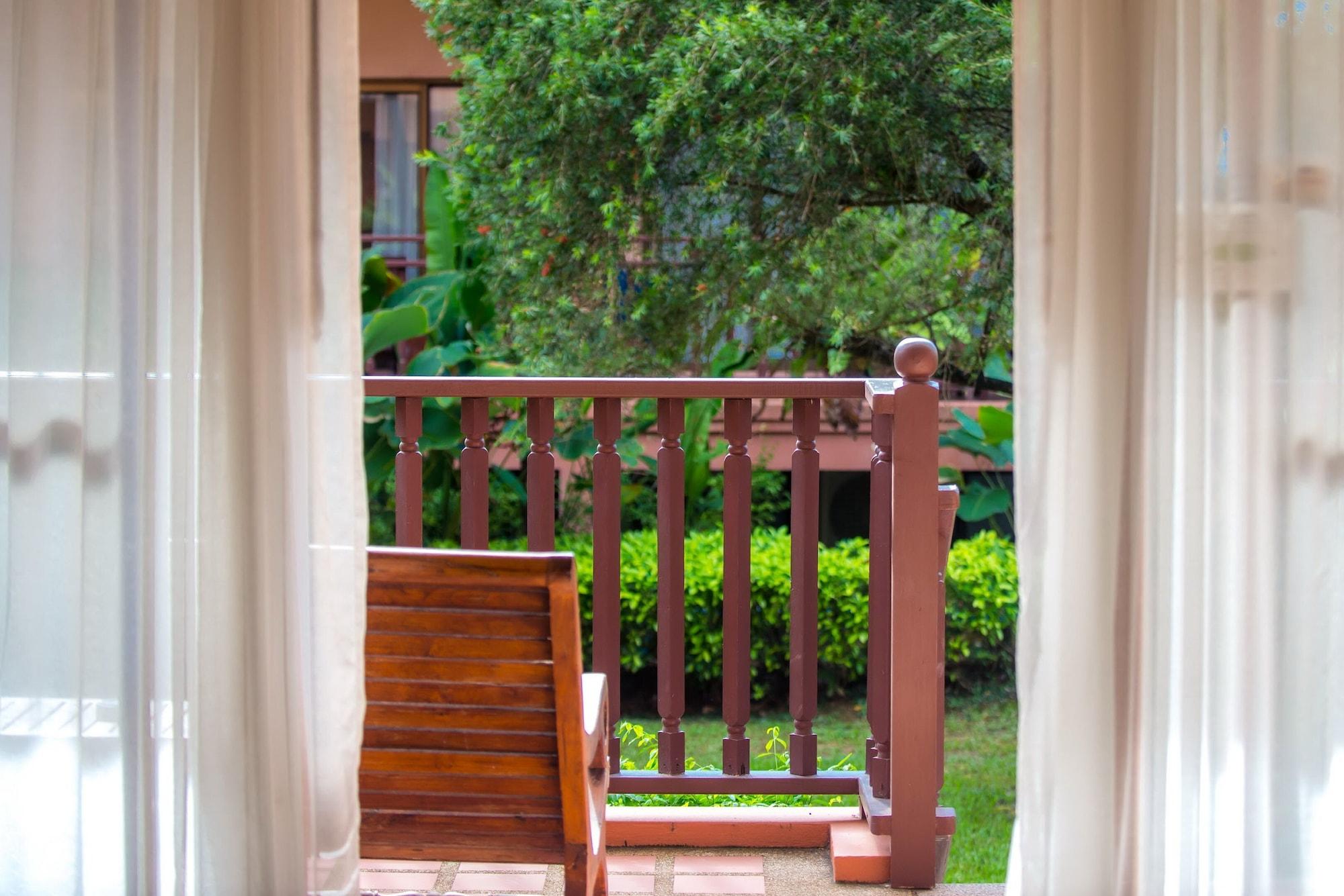Lanta Casuarina Beach Resort - Sha Plus Ко-Ланта Екстер'єр фото