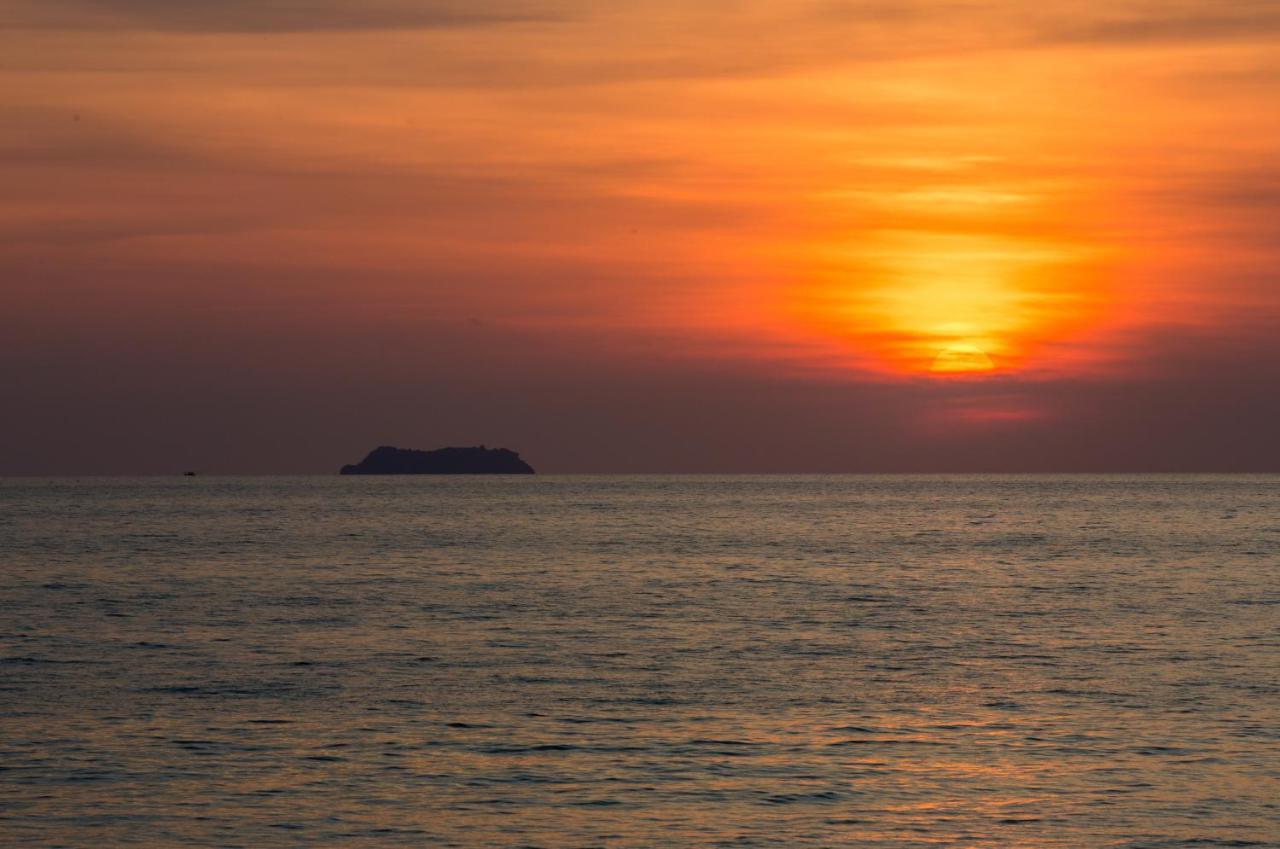Lanta Casuarina Beach Resort - Sha Plus Ко-Ланта Екстер'єр фото